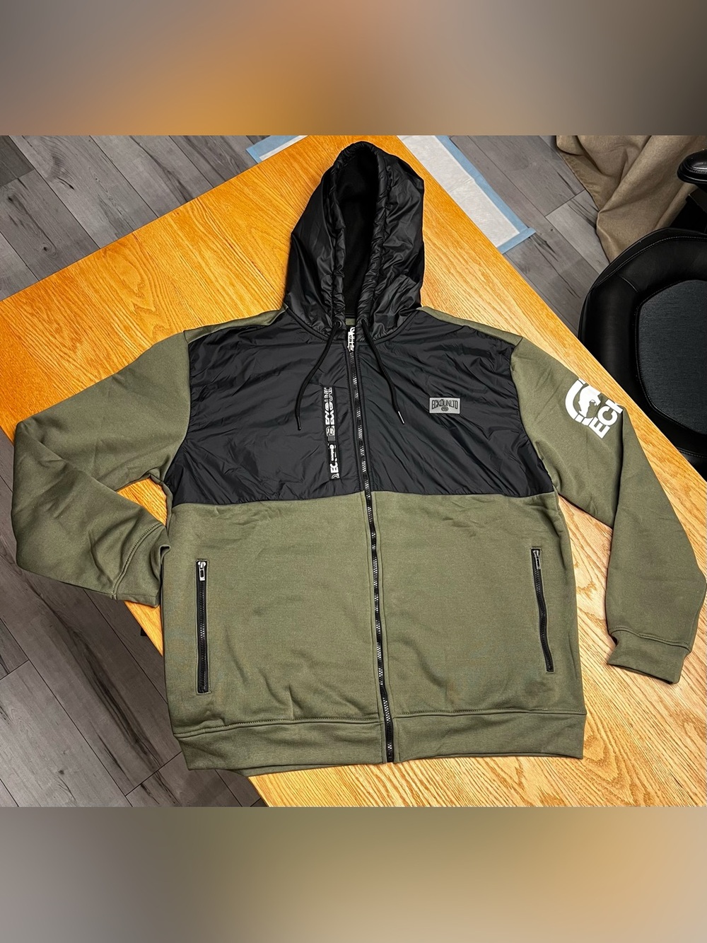 Ecko Unltd. Men's Hooded Color Block Jacket 2XL NWT Olive Green/ Black.